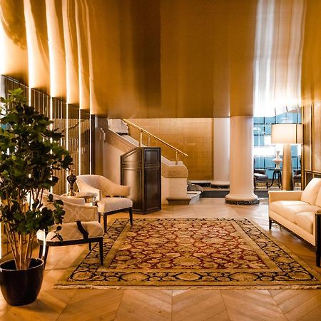 Hotel Birks Montréal Exteriör bild The lobby of the hotel