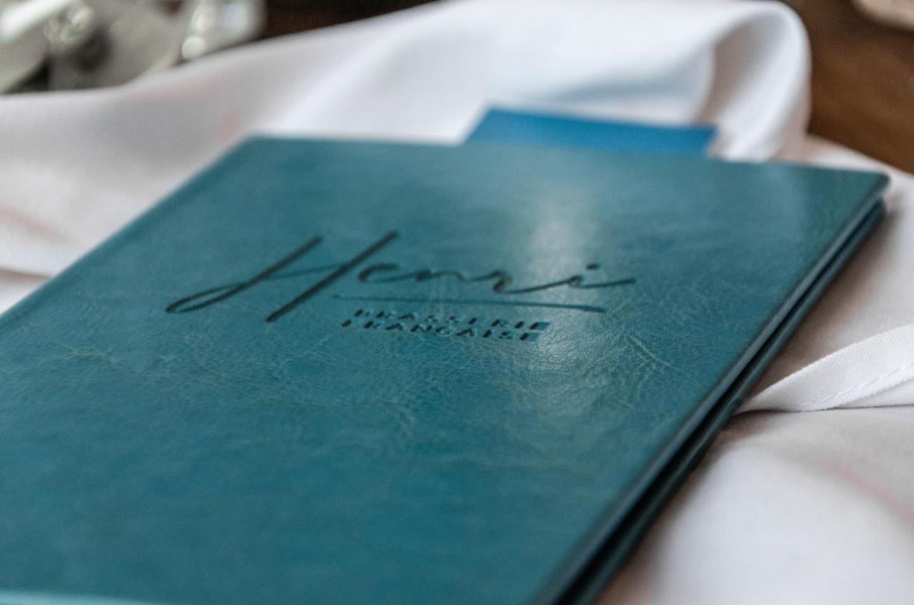 Hotel Birks Montréal Exteriör bild Menu at the restaurant