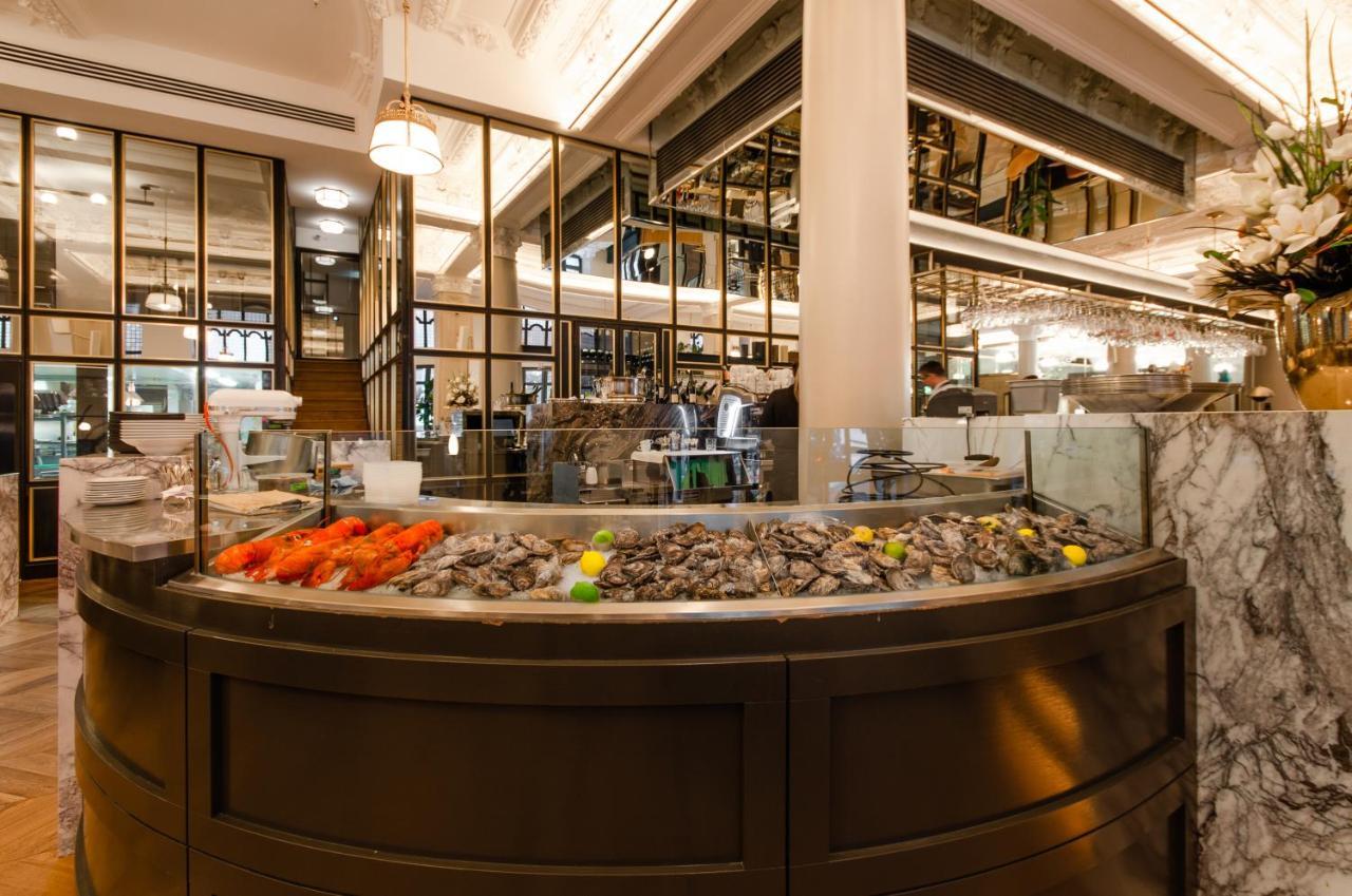 Hotel Birks Montréal Exteriör bild Seafood display at the Oyster Bar